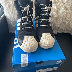 Boys Adidas Superstar Boot - Size 2.5